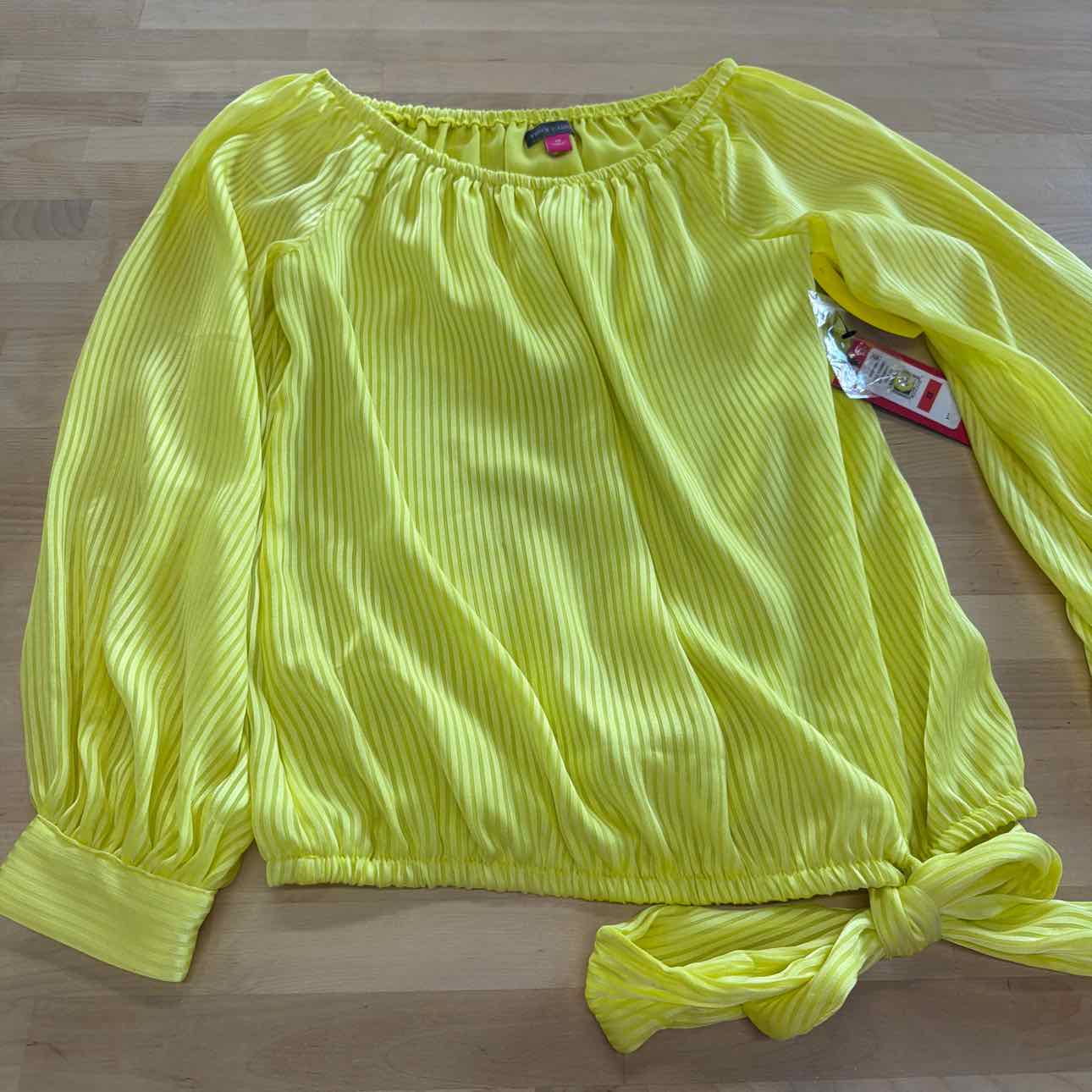 Vince Camuto Size XS Yellow New Blouse SS