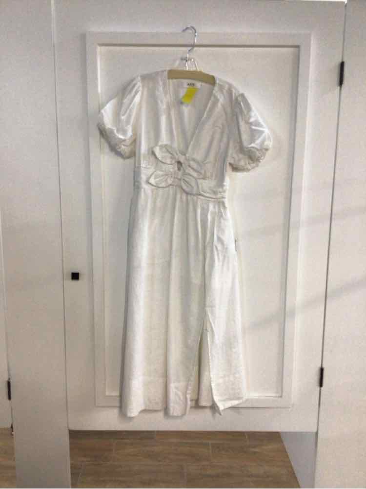 astr Size L White Preloved Dress
