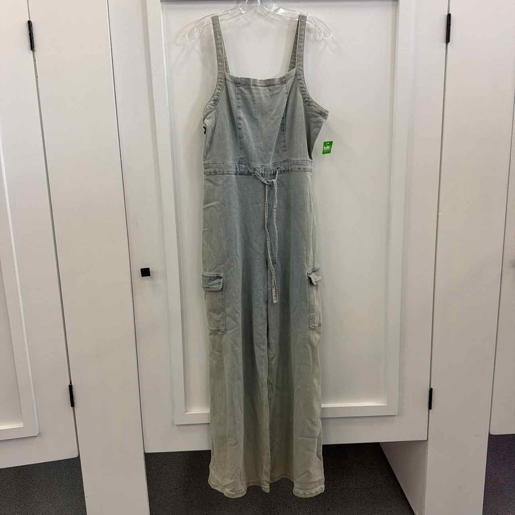 Tinseltown Juniors' Wide-Leg Square-Neck Tie-Front Cargo Jumpsuit - Bayside Wash
