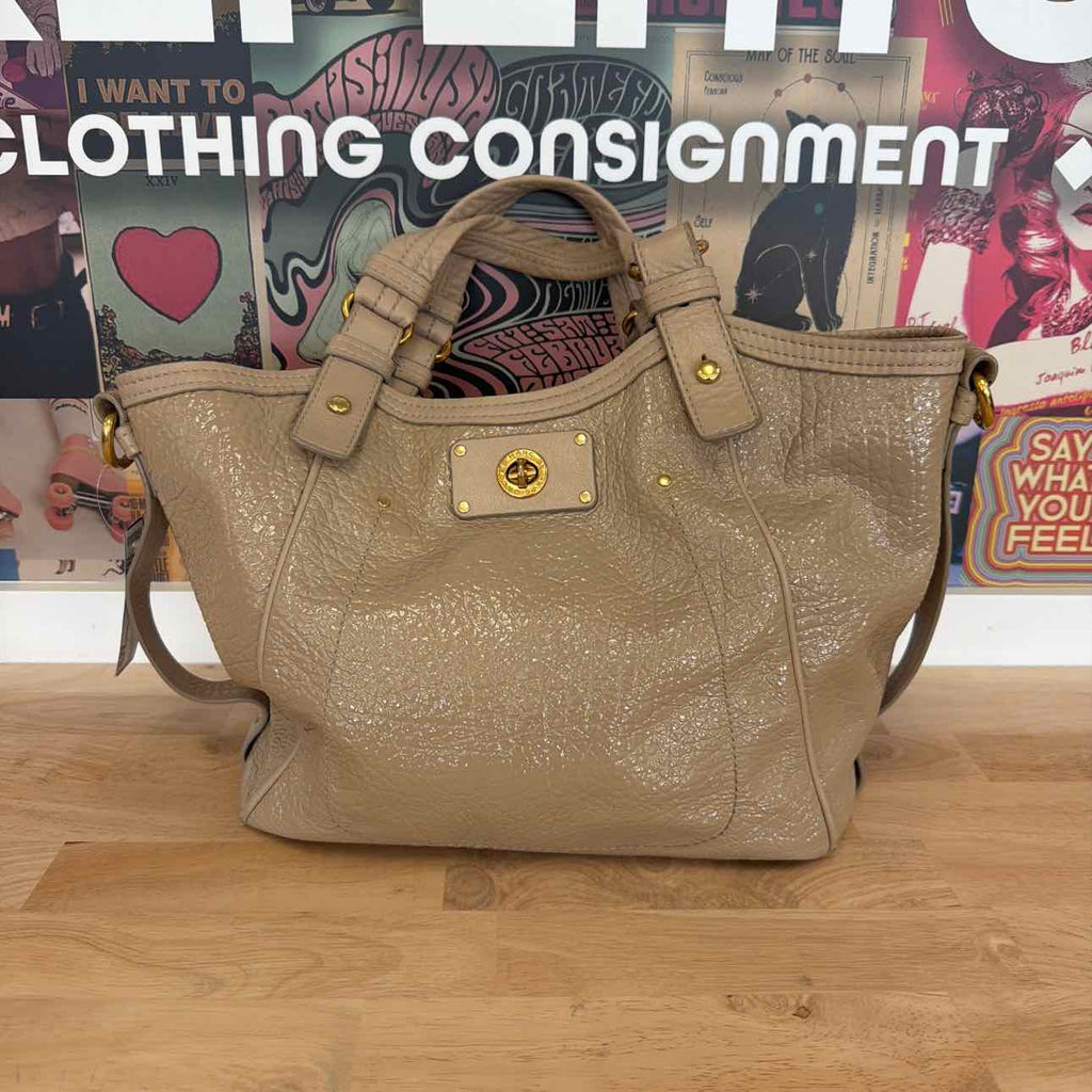 Marc Jacobs Beige Patent Leather Preloved Handbag