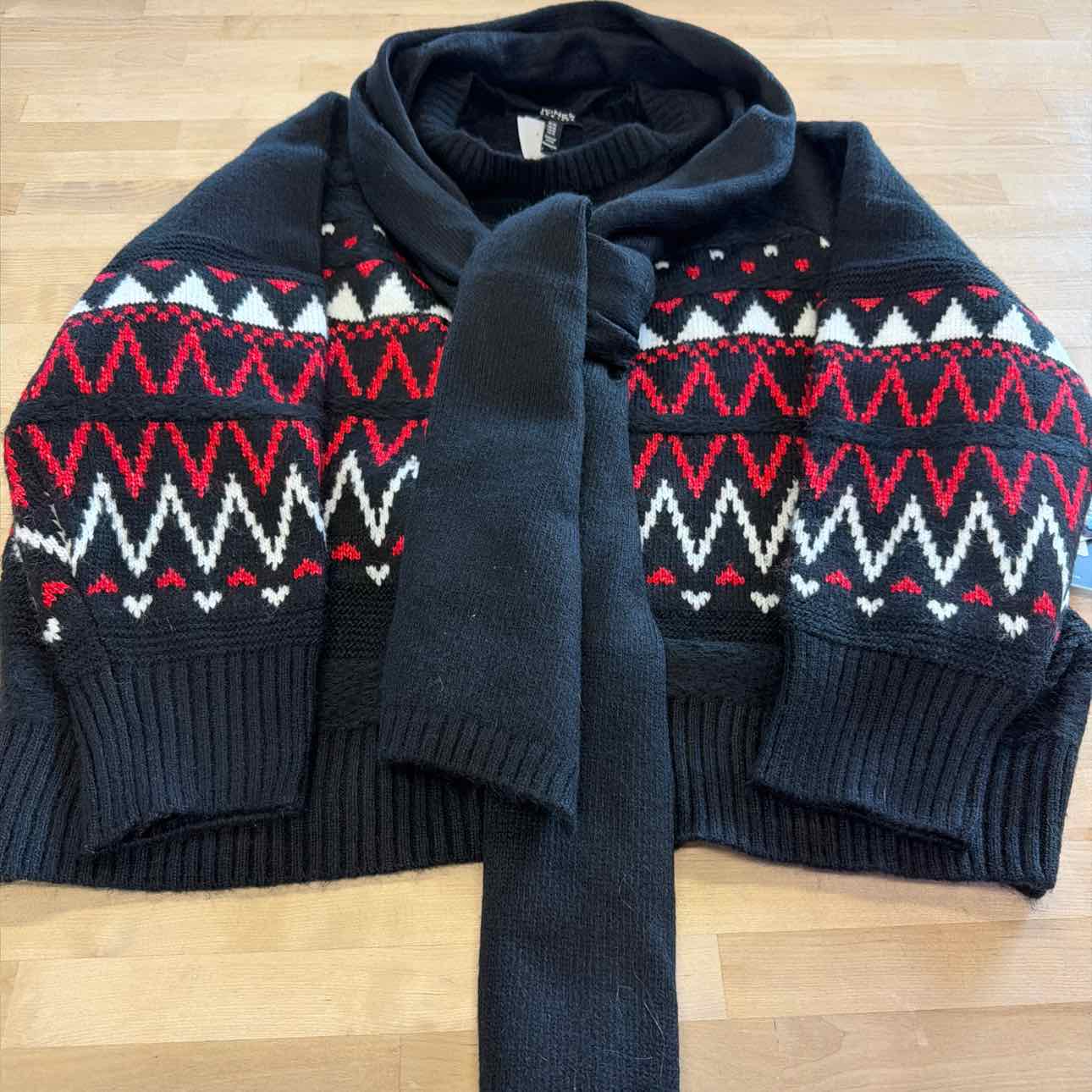 Jones New York Women's Fair Isle Crewneck Sweater & Scarf - Jones Black