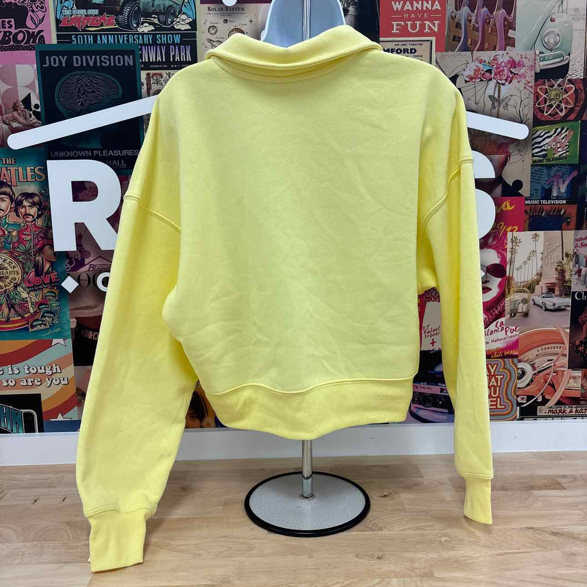 DKNY Size S Neon Yellow New Sweater