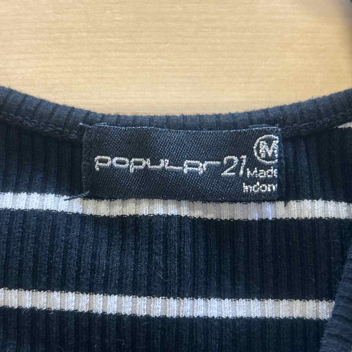 Popular 21 Size M Black Tank