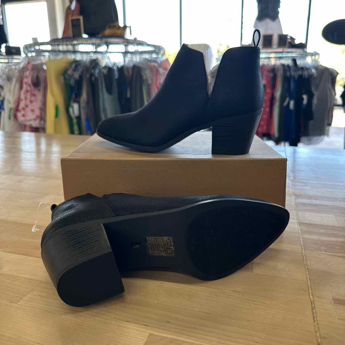 Journee Collection Shoe Size 8 Black Faux Leather Bootie