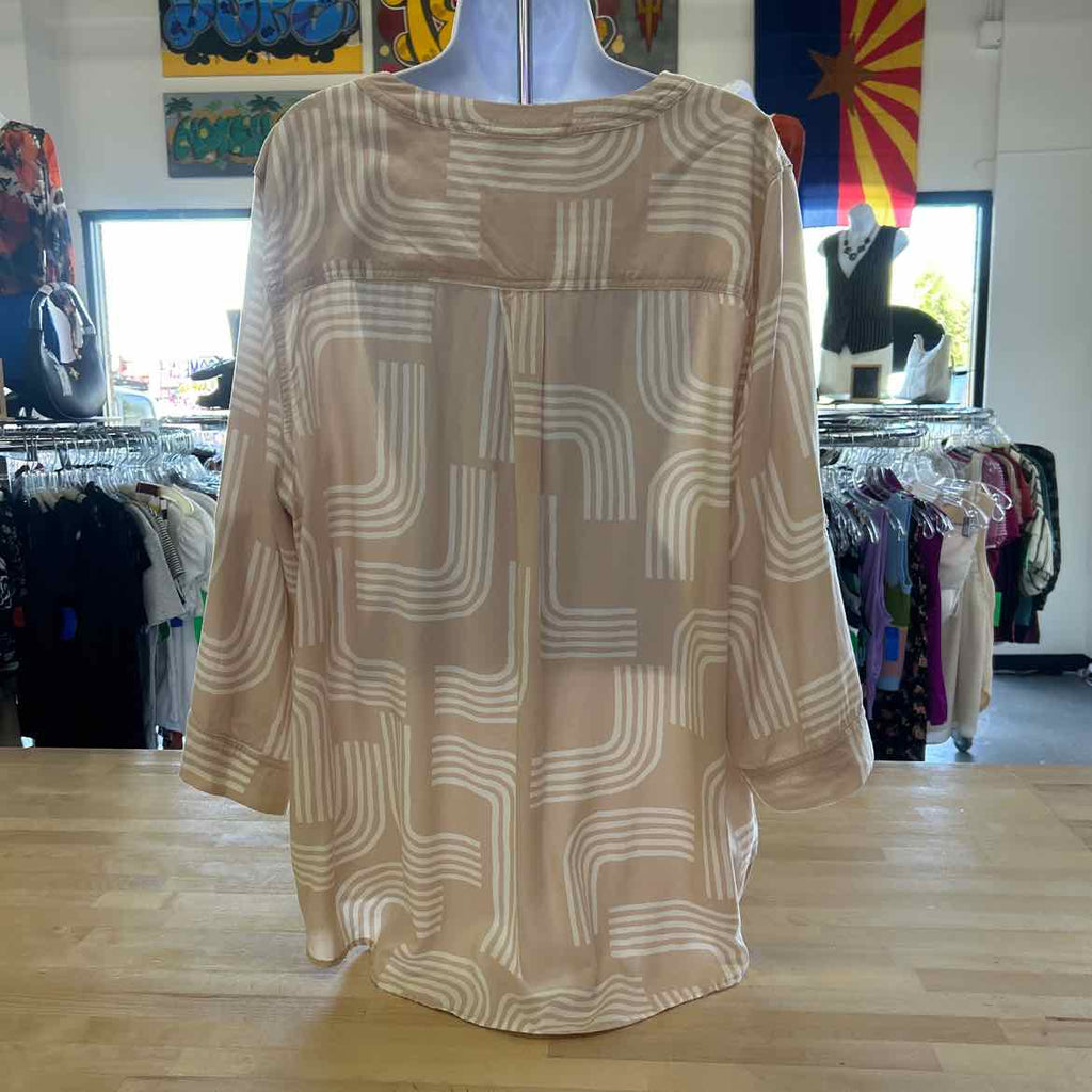 Torrid Size 1X Cream Preloved Blouse LS