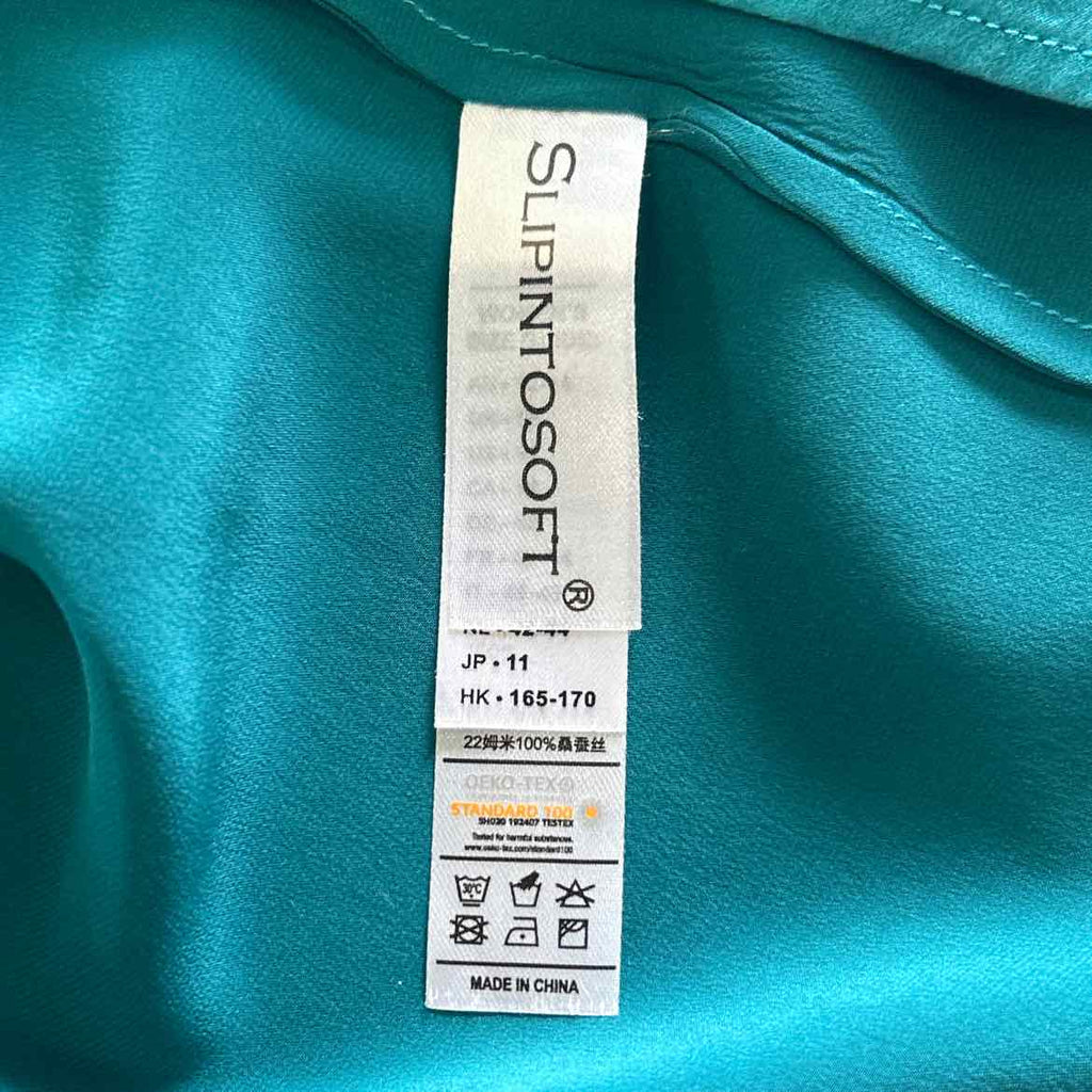 Slipintosoft Size L Blue Mulberry Silk Preloved Button Down LS