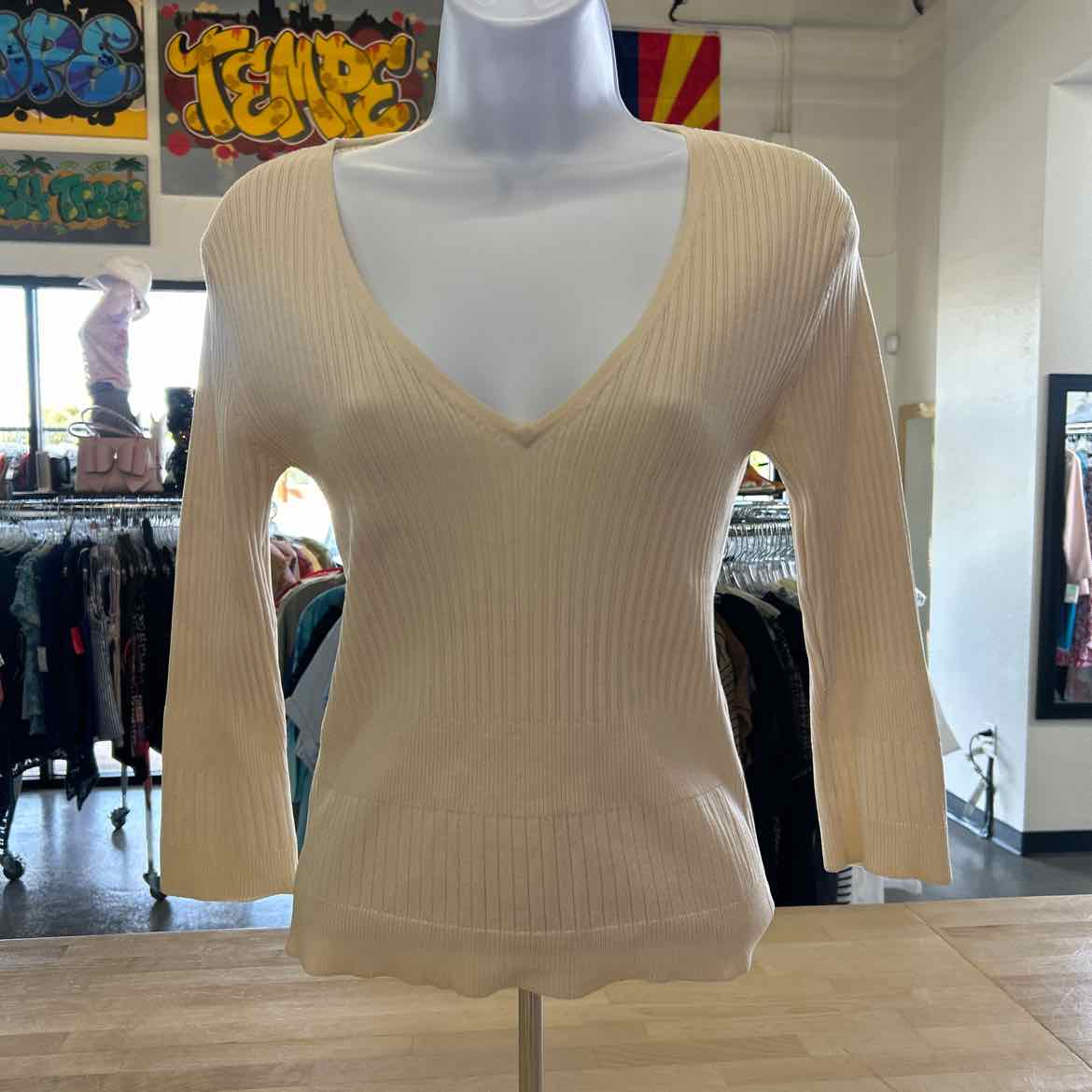Essendi Size M Tan Preloved Longsleeve