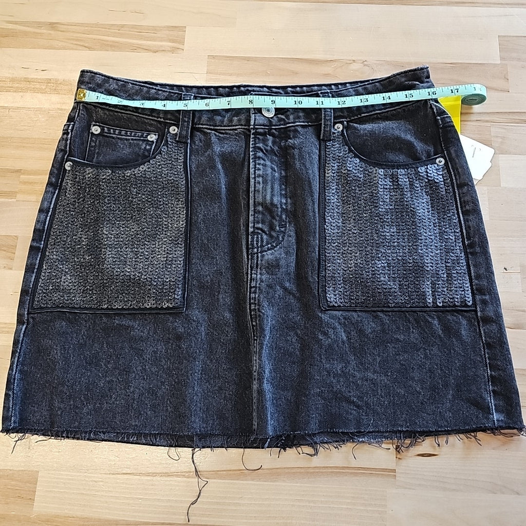 Lucky Brand Size 8 Black Skirt