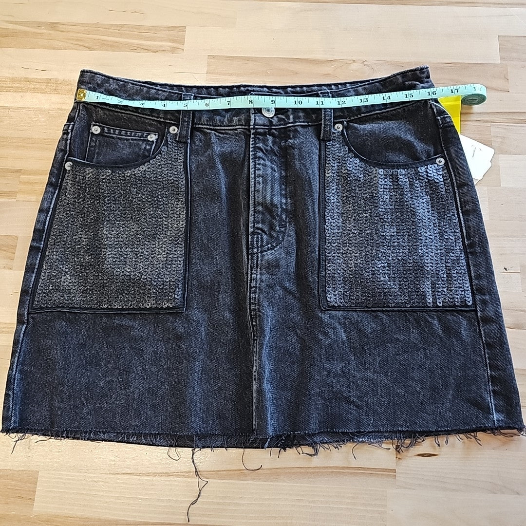 Lucky Brand Size 8 Black Skirt