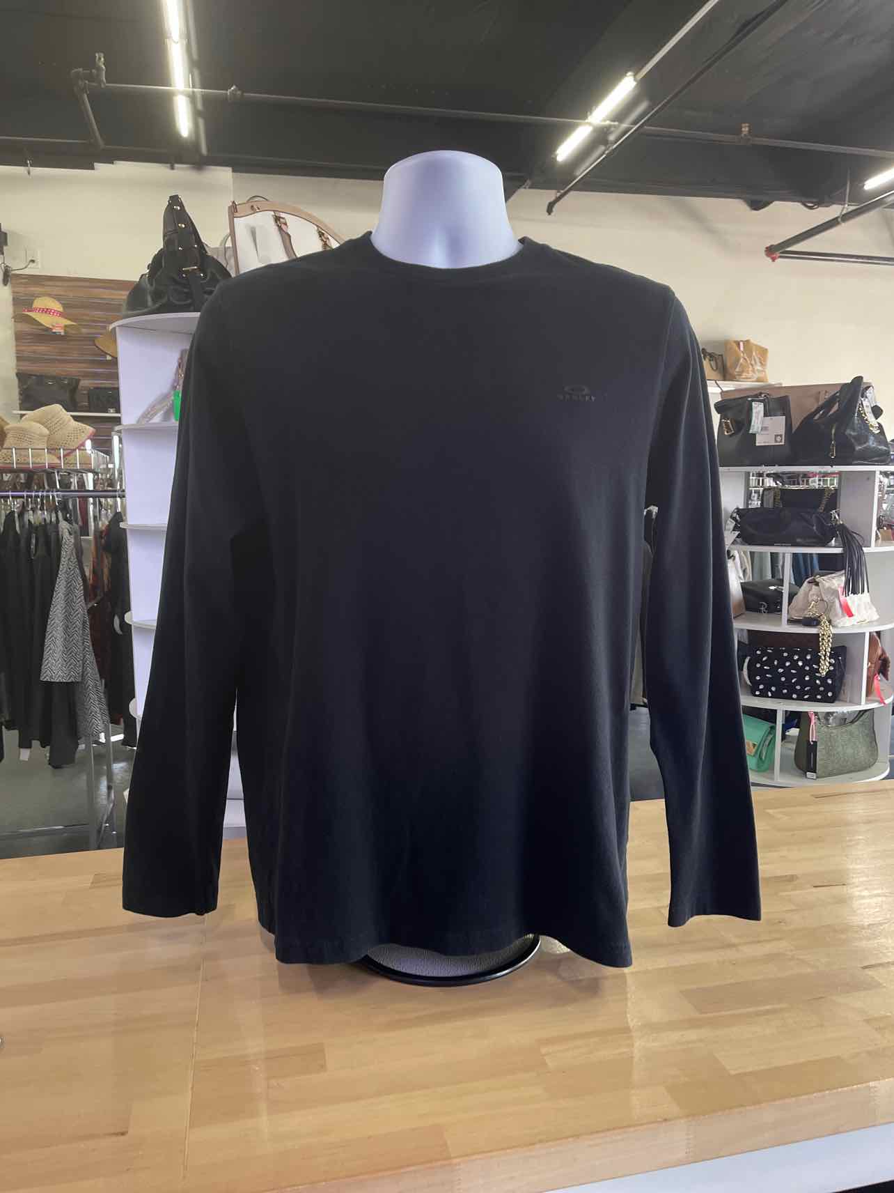 Oakley Size S Black Preloved MENS Long Sleeve Shirt