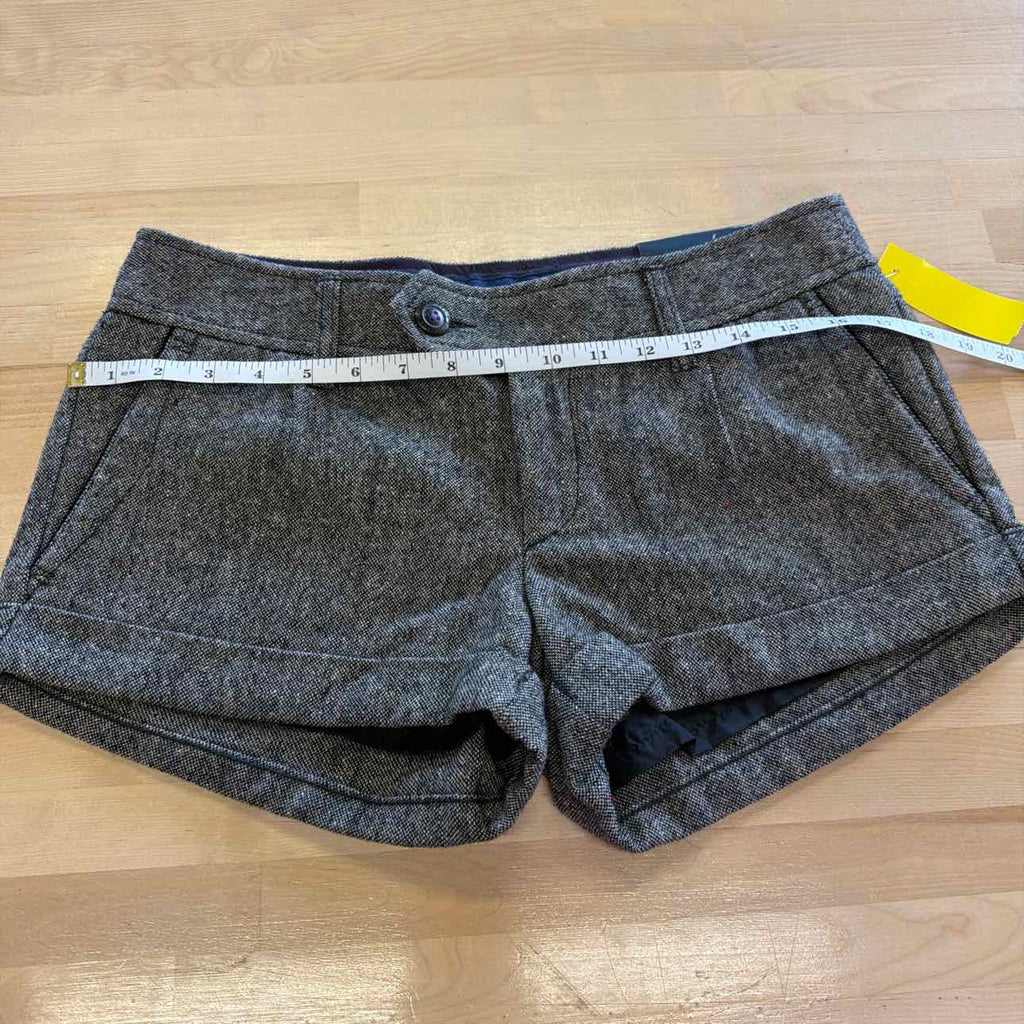 America and Beyond Size 6 Gray Shorts