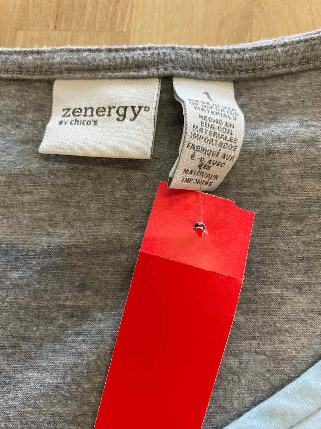 Chico's Size 1 Gray T-shirt