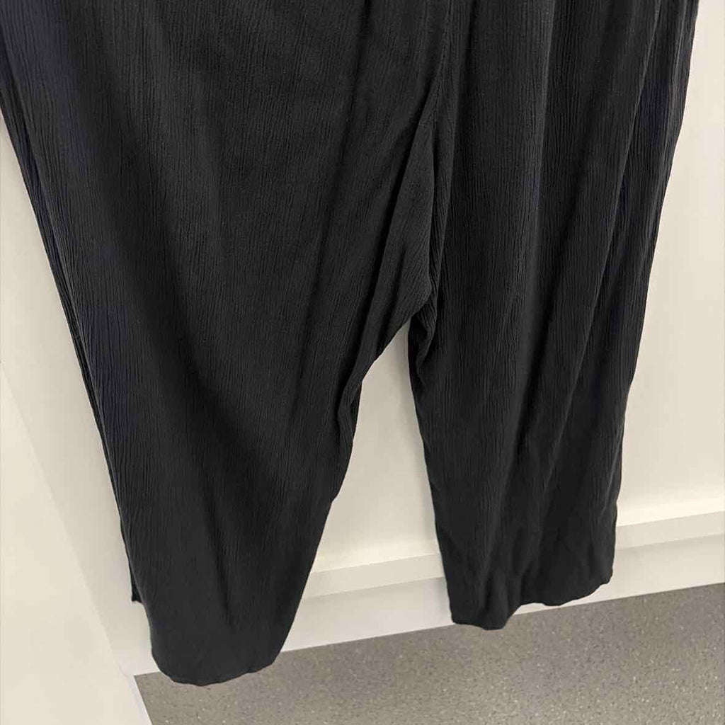 Blush Size XL Black Preloved Jumper