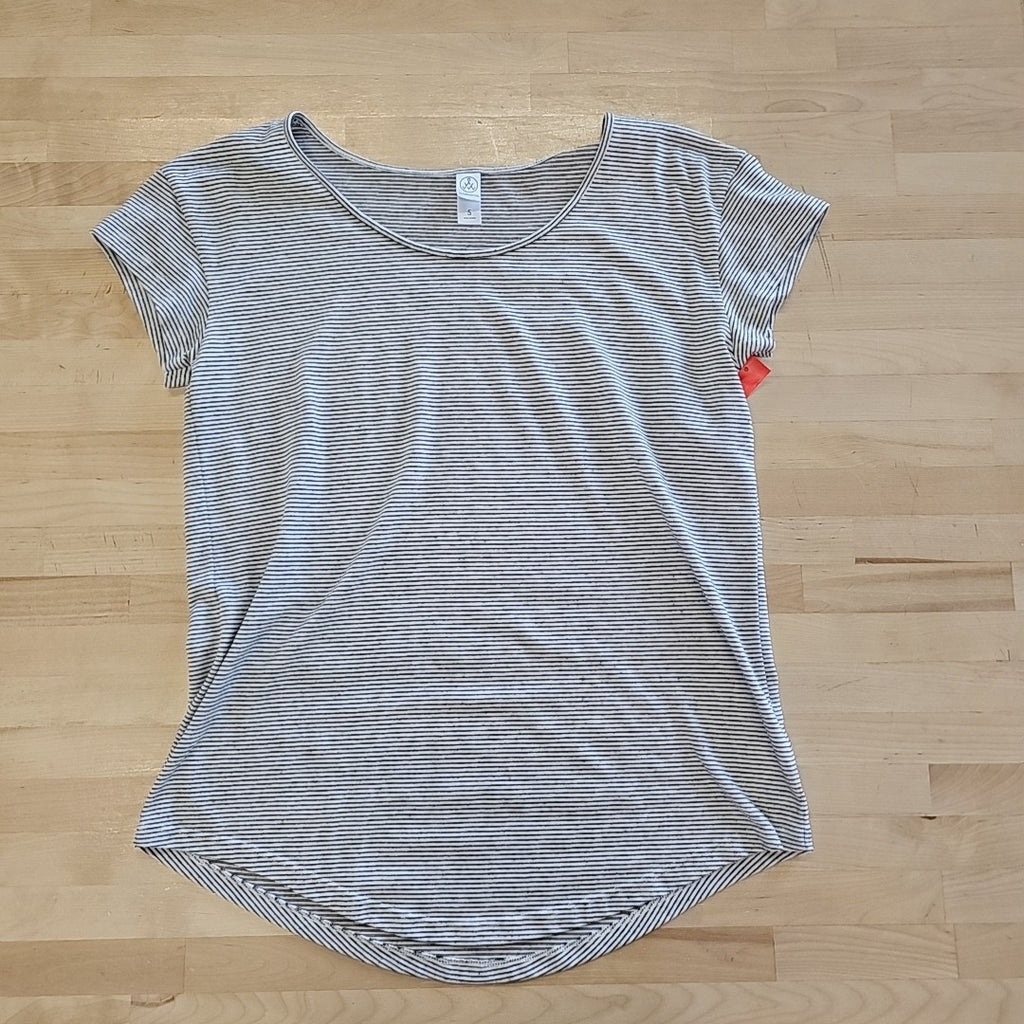 Alternative Size S White Preloved Shirt