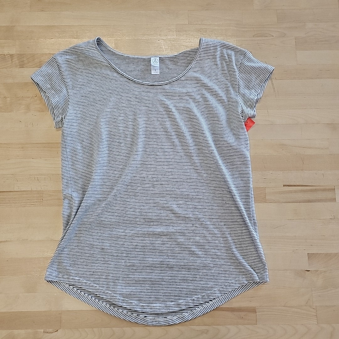 Alternative Size S White Preloved Shirt