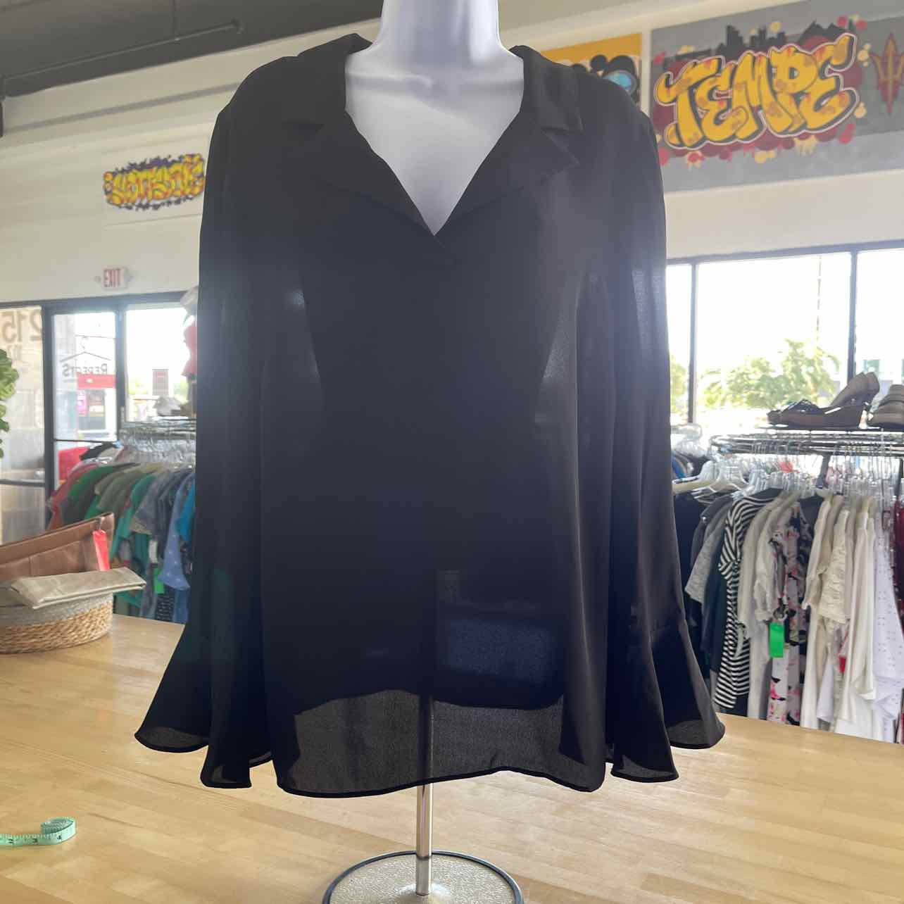 Eloquii Size 14 Black Preloved Blouse LS