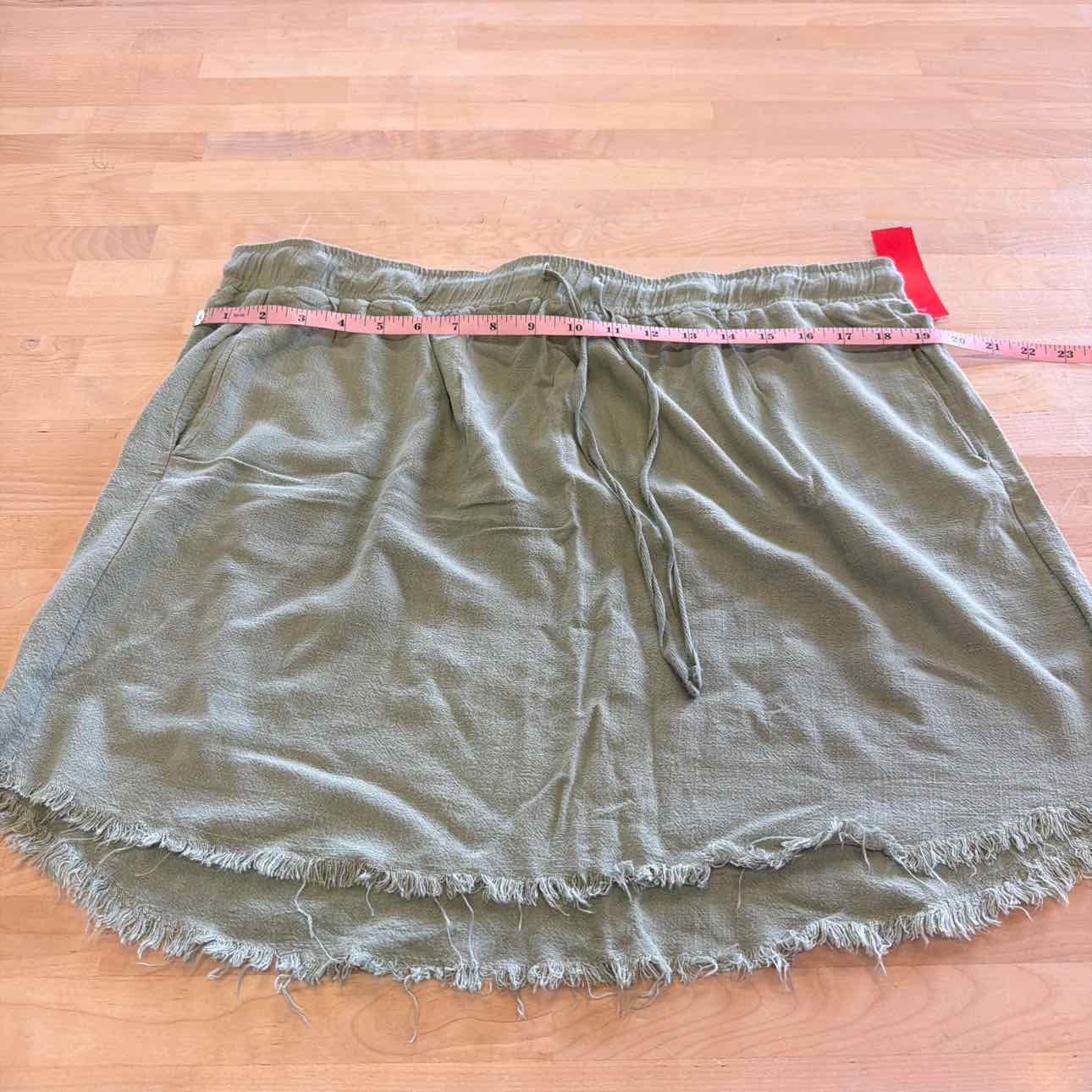 Umgee Size 1X Green Preloved Shorts