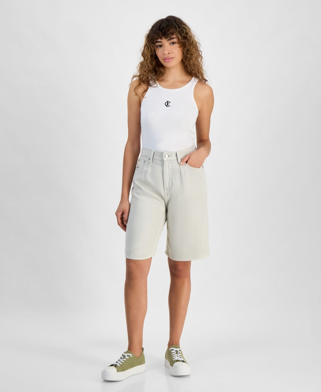 Calvin Klein Women Size 26 Tan New Shorts  Women's Pleated Relaxed Bermuda Denim