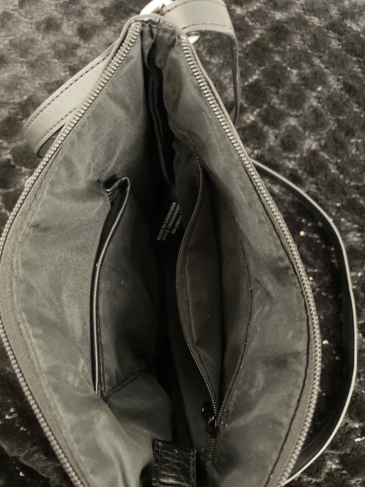 Giani Bernini Pebble Crossbody BlackBlackSilver NO SIZE