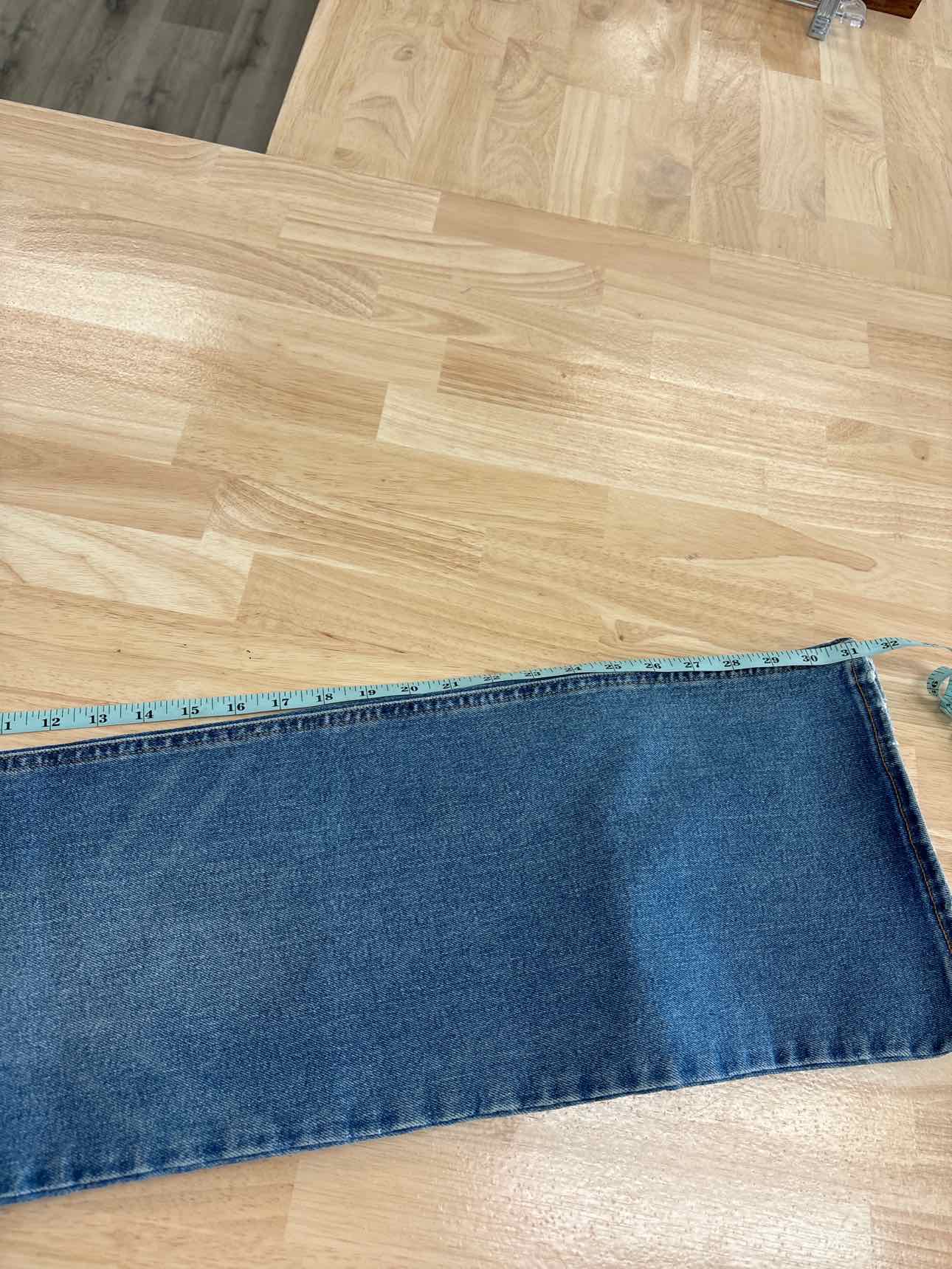 Levi's Size 31 Blue Denim New Jeans