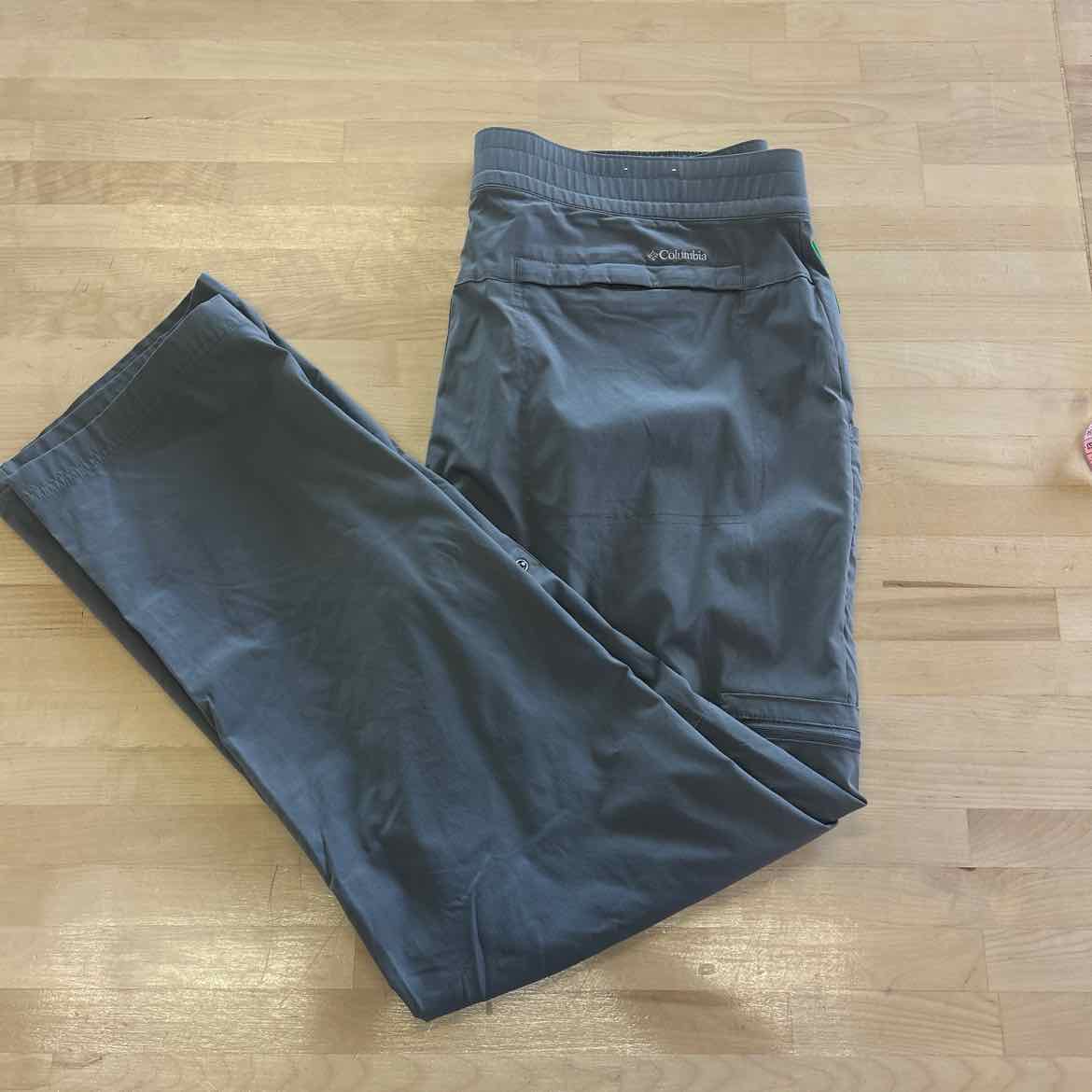 Columbia Size 18 Gray Preloved Athletic Pants