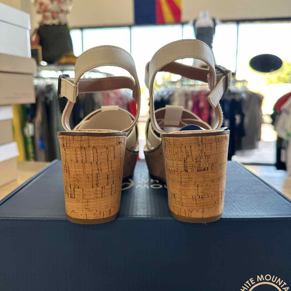 White Mountain Shoe Size 8 Wedges