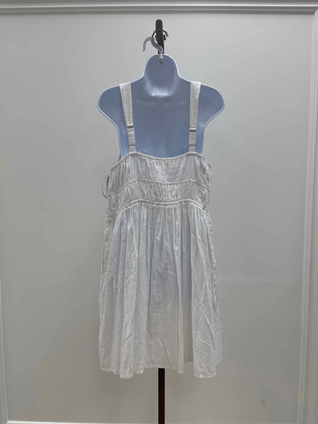 Levi's Size XL White New Dress