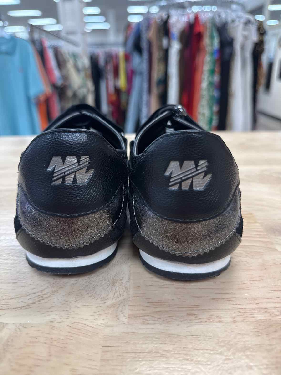 Steve Madden Size 7 Black Leather Preloved Viper Sneakers