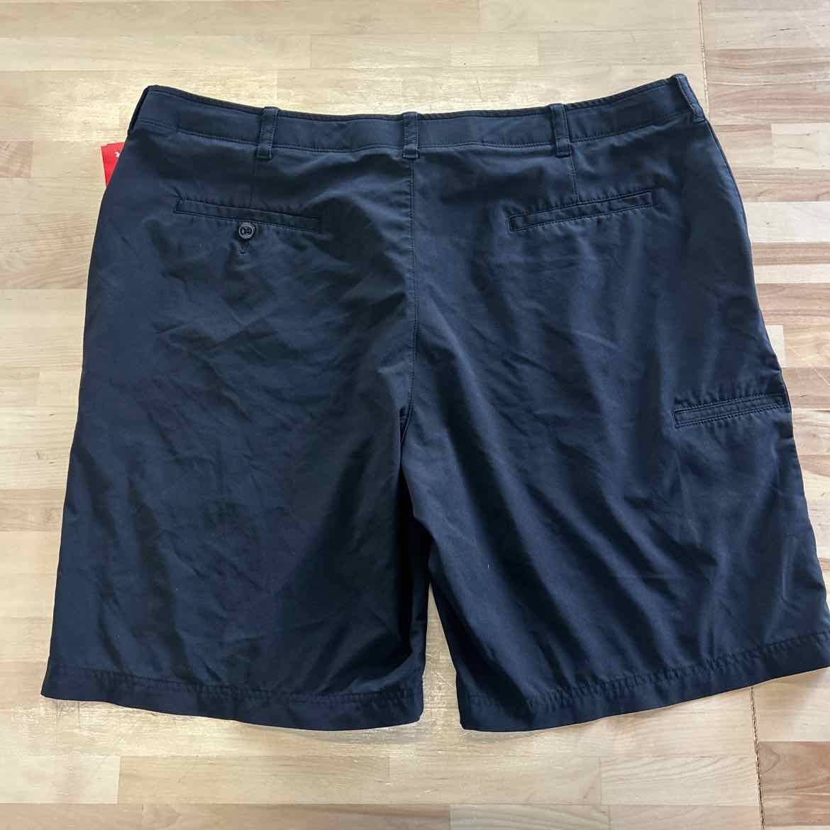 PGA Tour Men's Size 44 Black MENS Shorts
