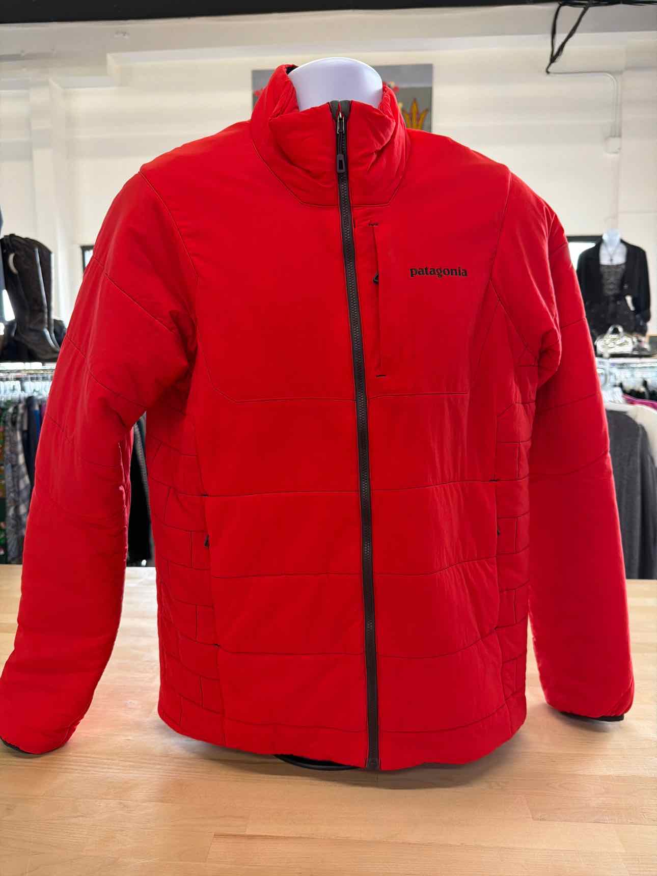 Patagonia Size M Red MENS Jacket