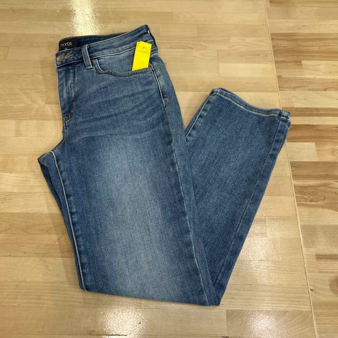 NYDJ Size 6P Blue Denim Preloved Jeans