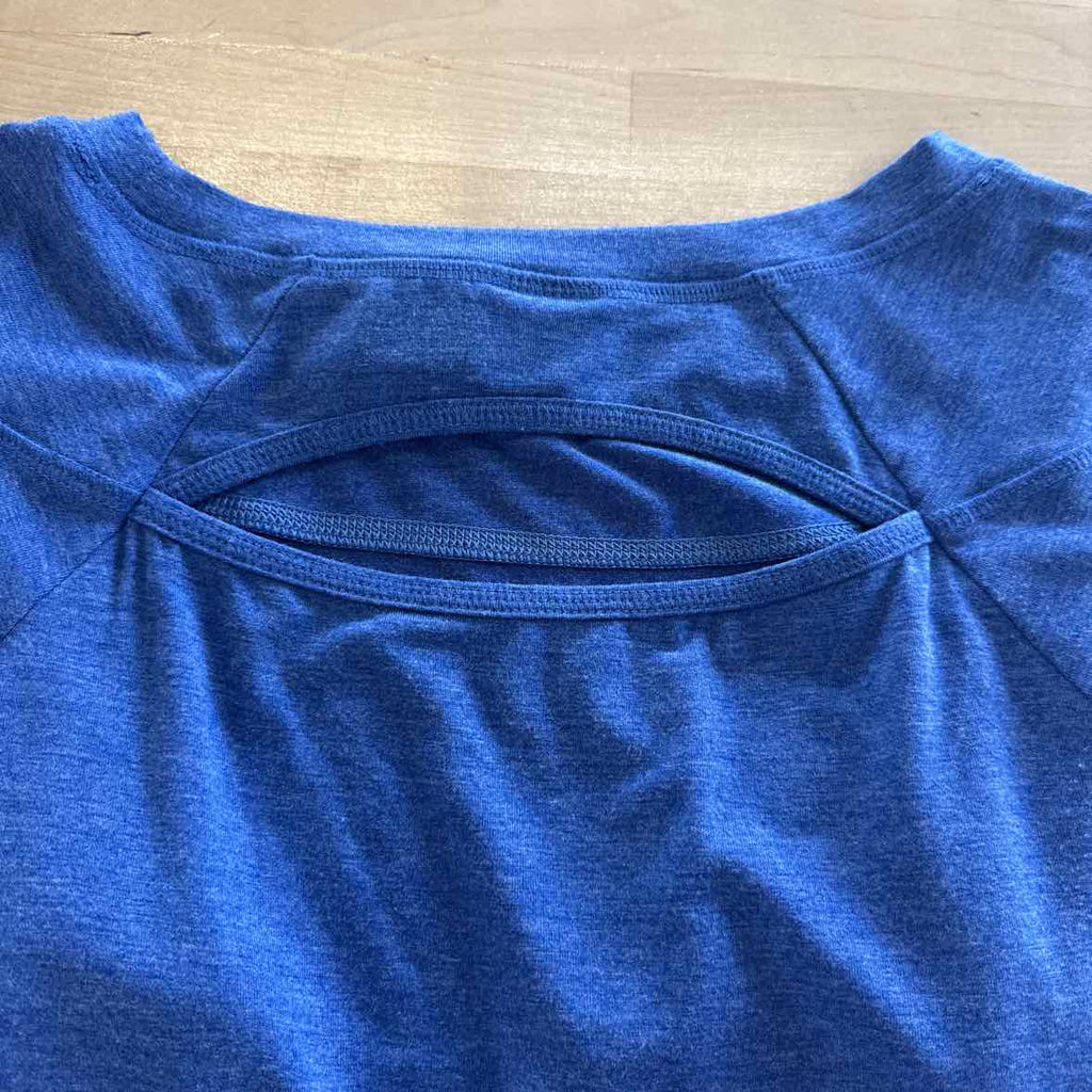 Danskin Size M Blue Longsleeve