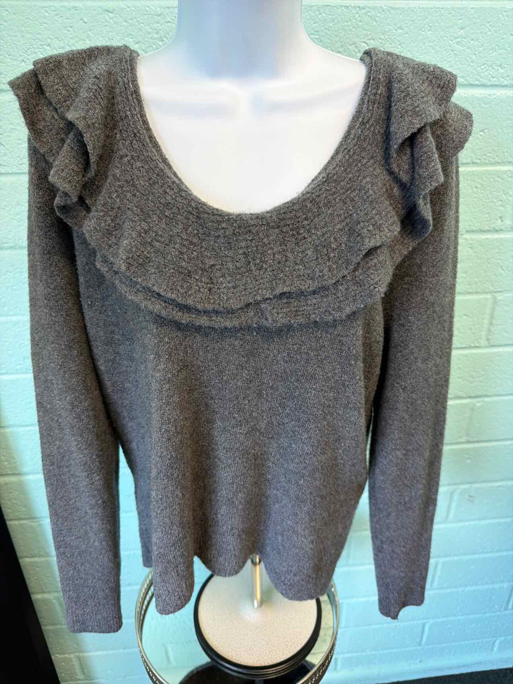 White House Black Market Size L Gray Sweater