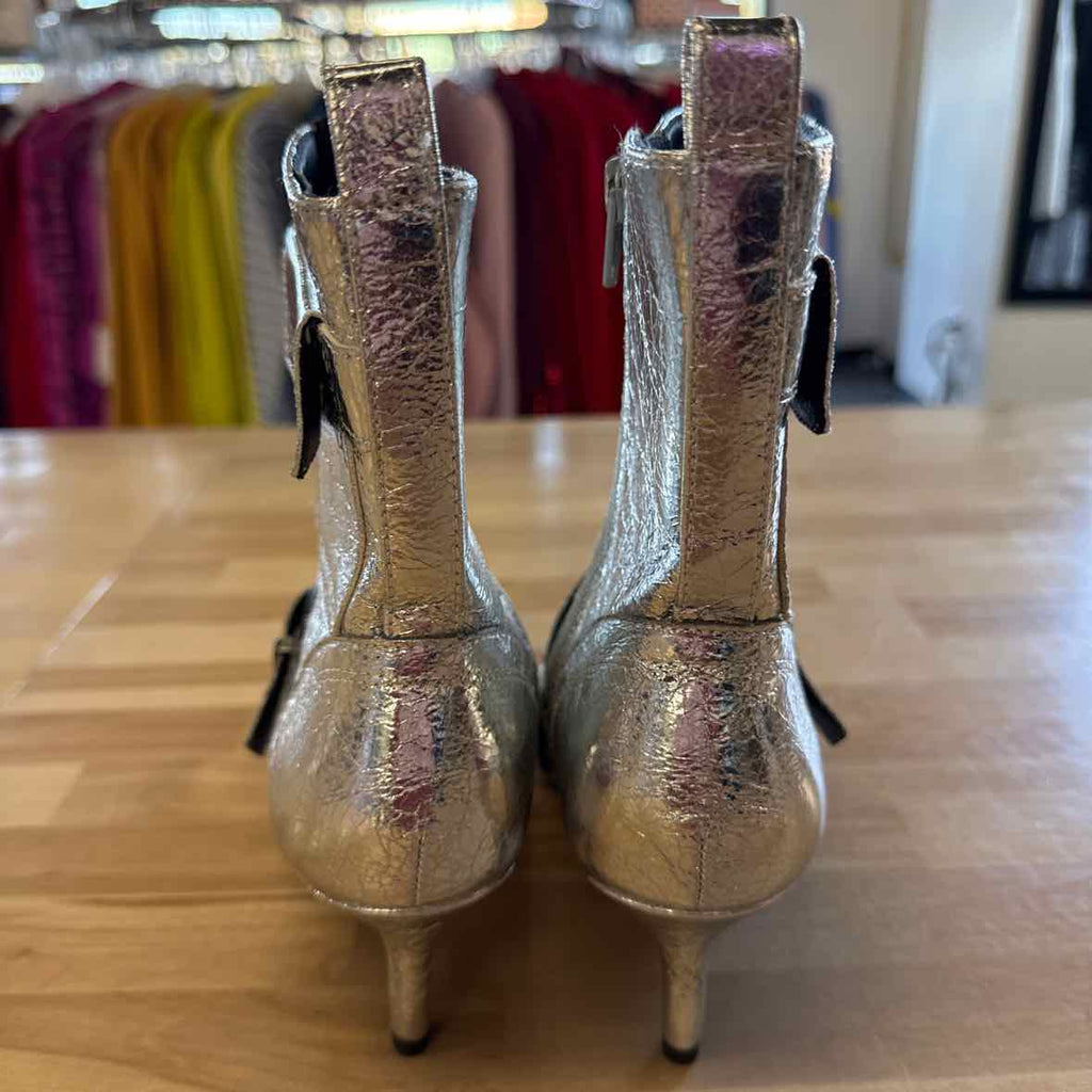 wild pair Size 7.5 Silver New Boots NWOB