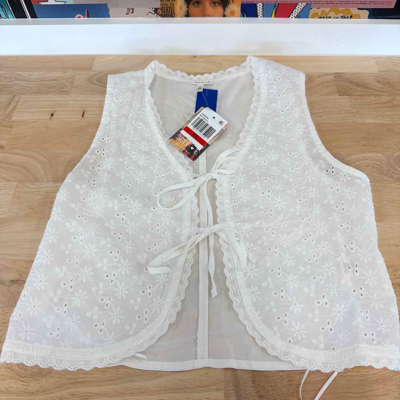 Self E Size XS Eyelet V-Neck Tie-Front Vest