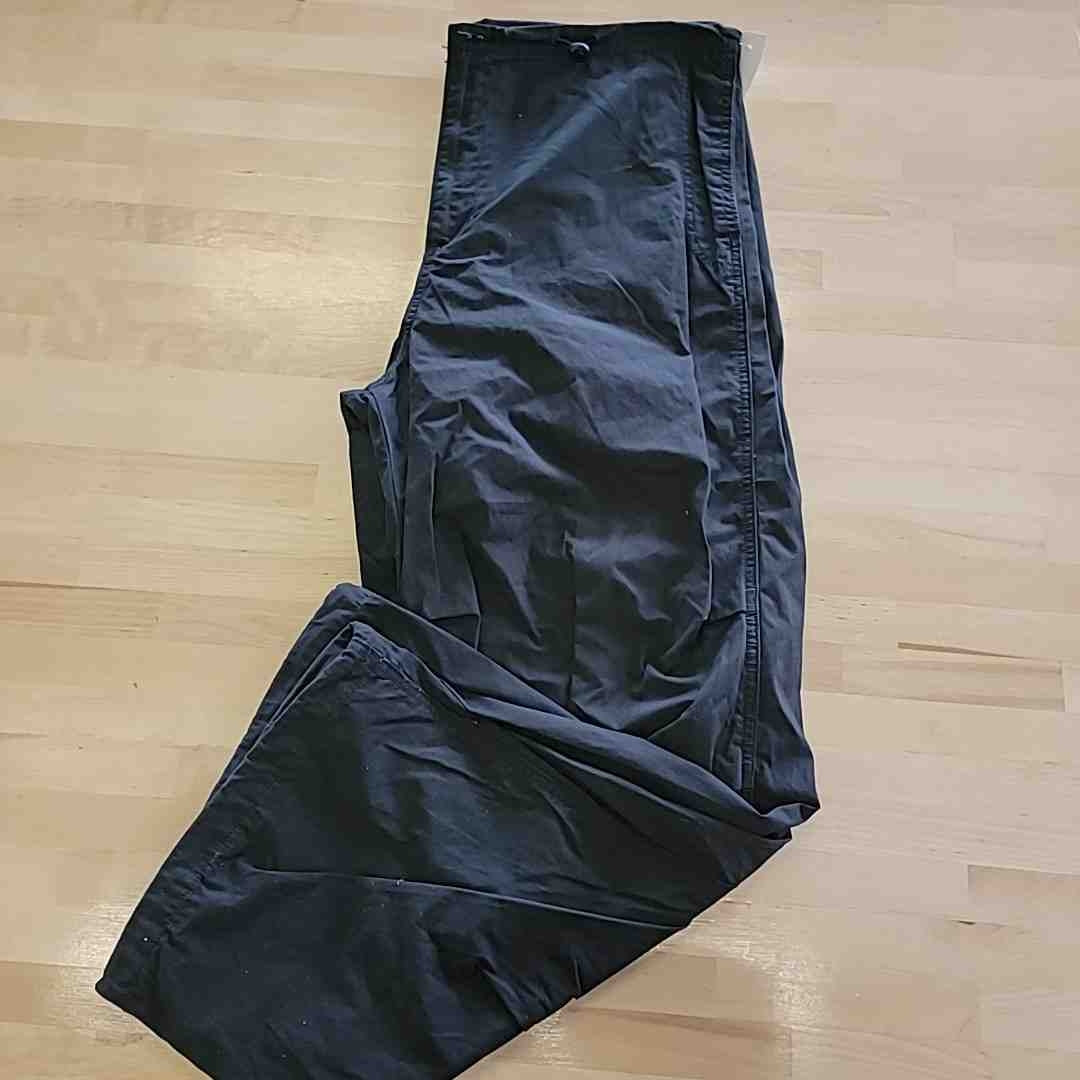 Levi's Size L Black Y2K  High Rise Wide Leg Parachute Pants NWT