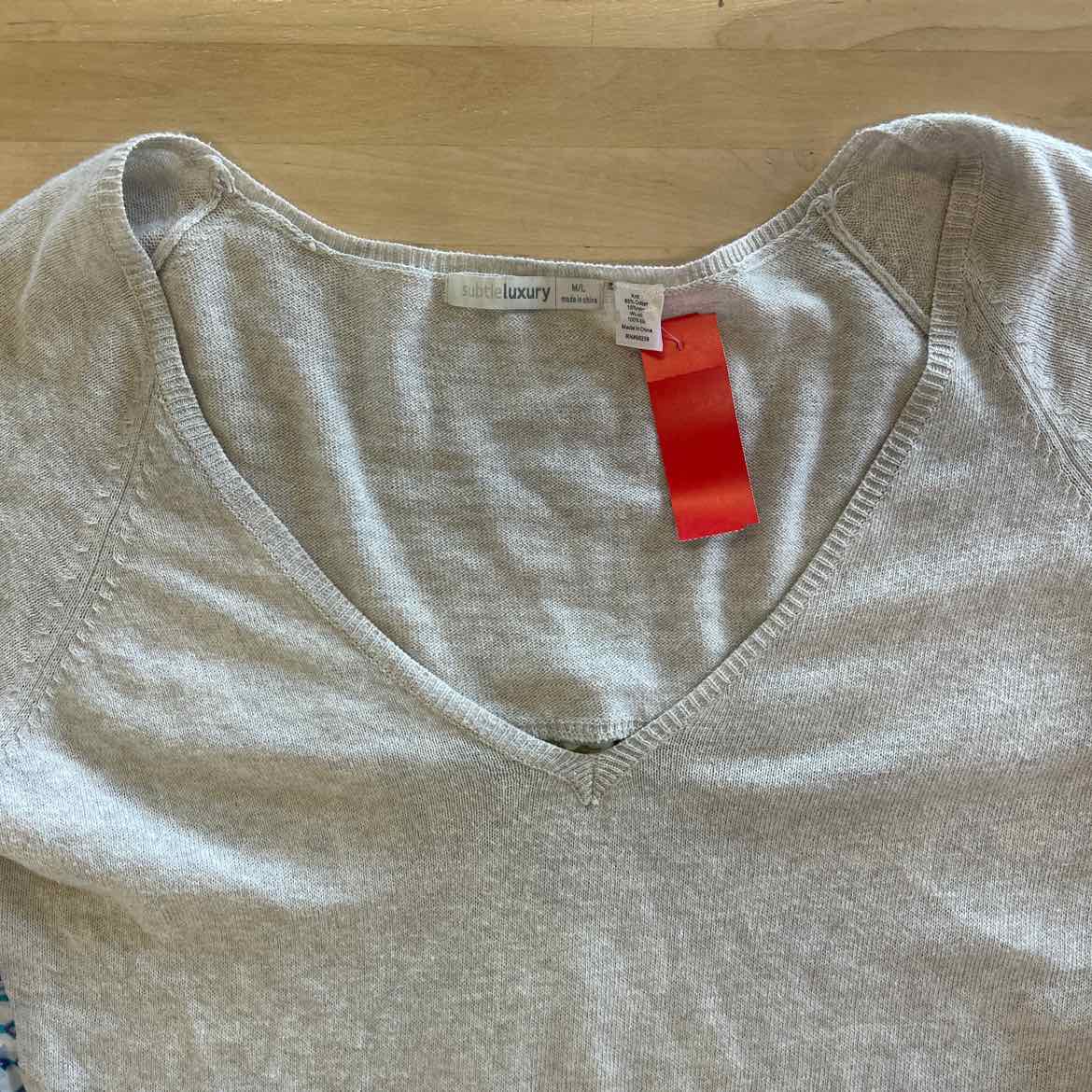 SubtleLuxury Size M Gray Used Blouse