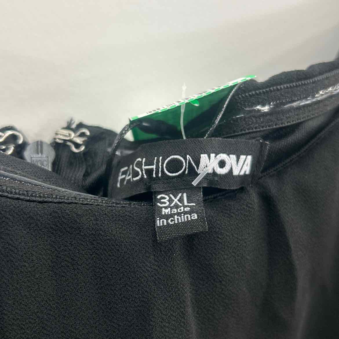 Fashionova Size 3X Black Preloved Jumper