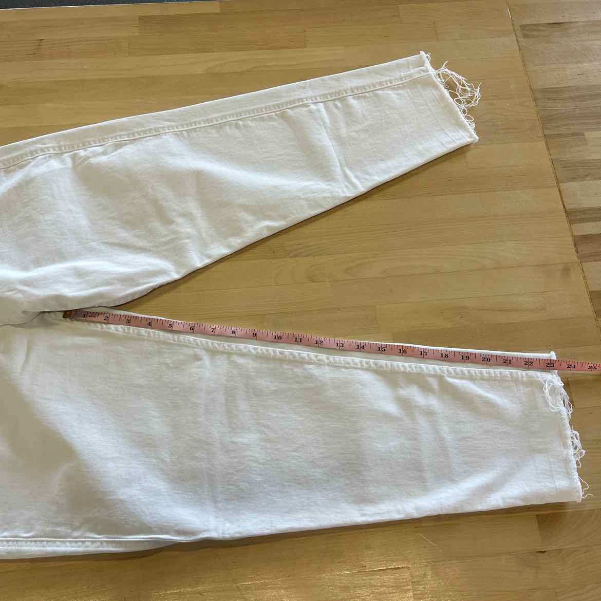 Size 30 White Denim Preloved Jeans