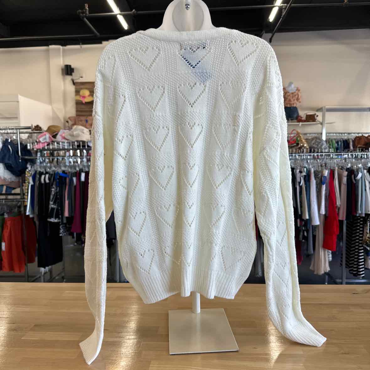 Fame Size XL White Sweater