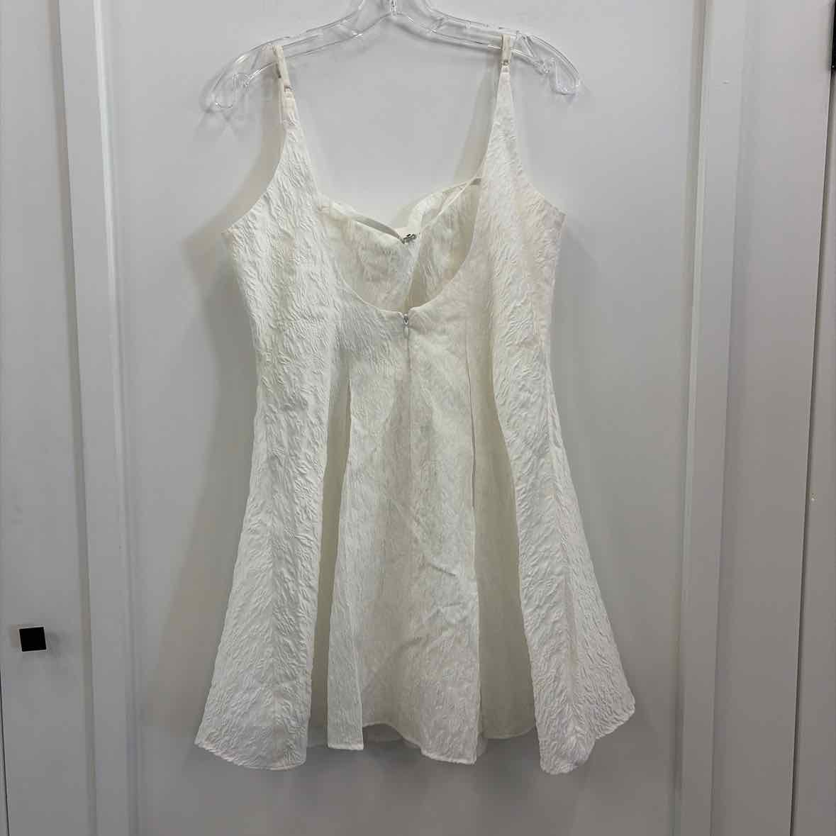 astr Size L White New Dress