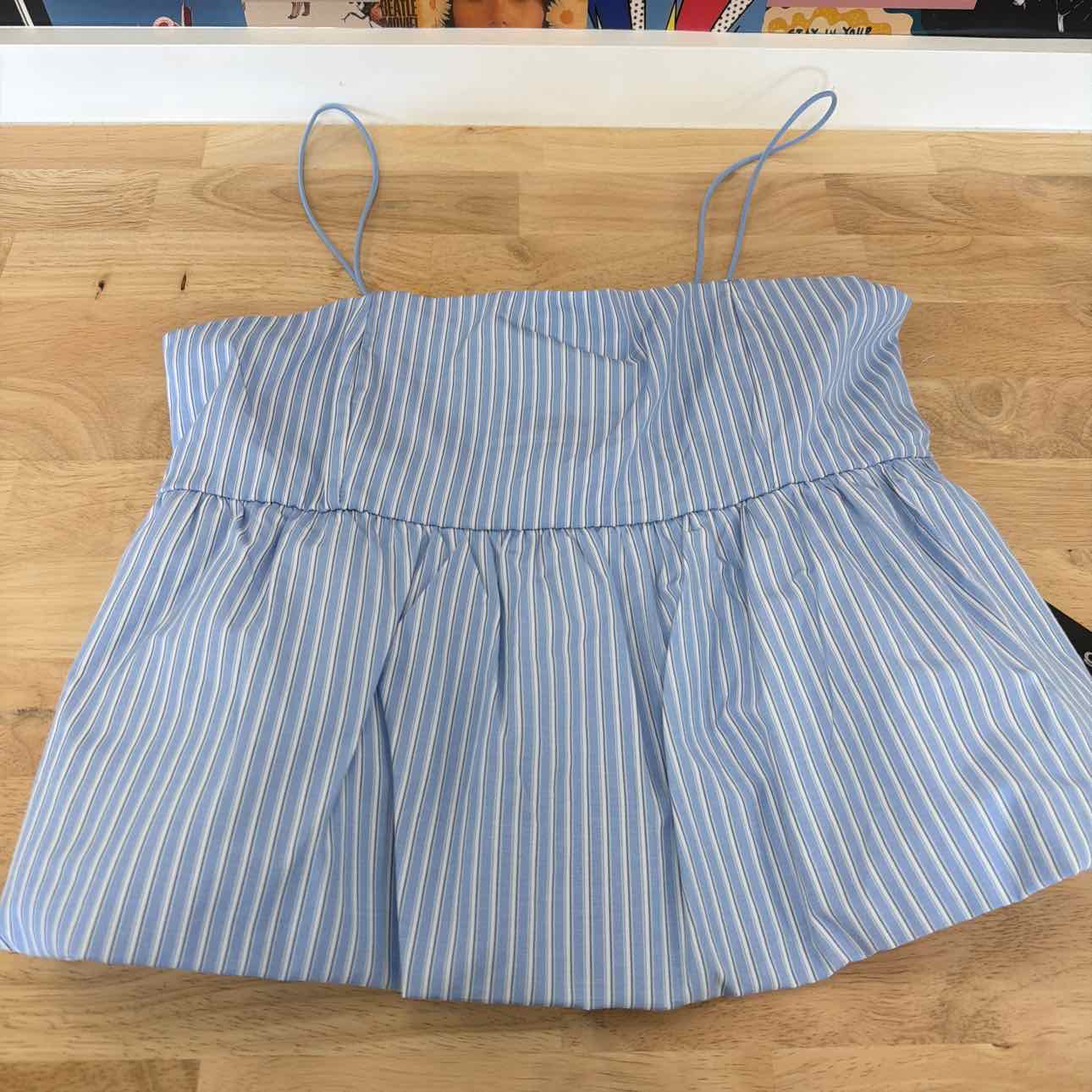 Madden Girl Size L Poplin Bubble Tank Top