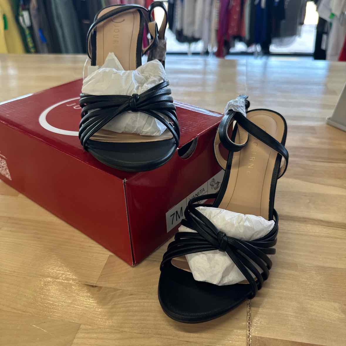 Journee Collection Shoe Size 7 Black Heels