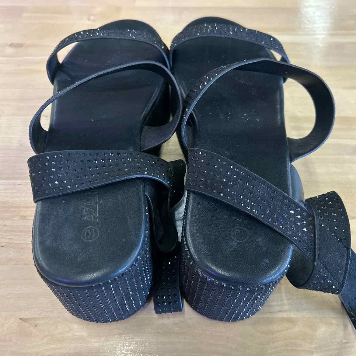 Azarayah Size 10 Black Rhinestone Preloved Sandals
