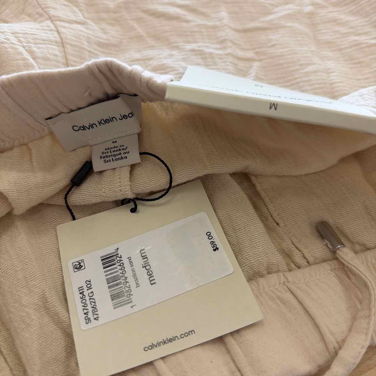 Calvin Klein Women Size M Tan New Shorts