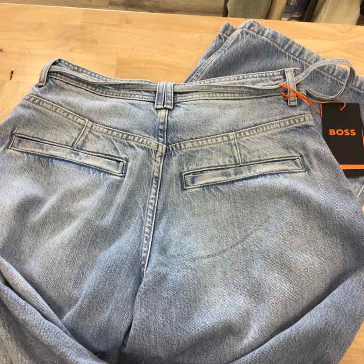 Boss by Hugo Boss Size 27 Pleated Barrel-Leg Denim Pants - Denim