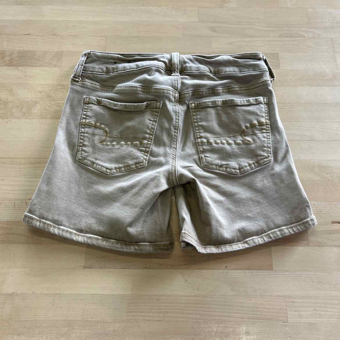 American Eagle Women Size 4 Tan Preloved Shorts