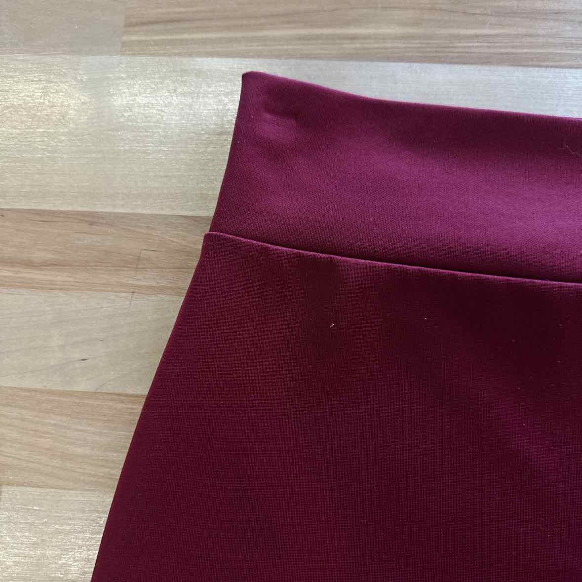 Image Nation Size M Burgundy Skirt
