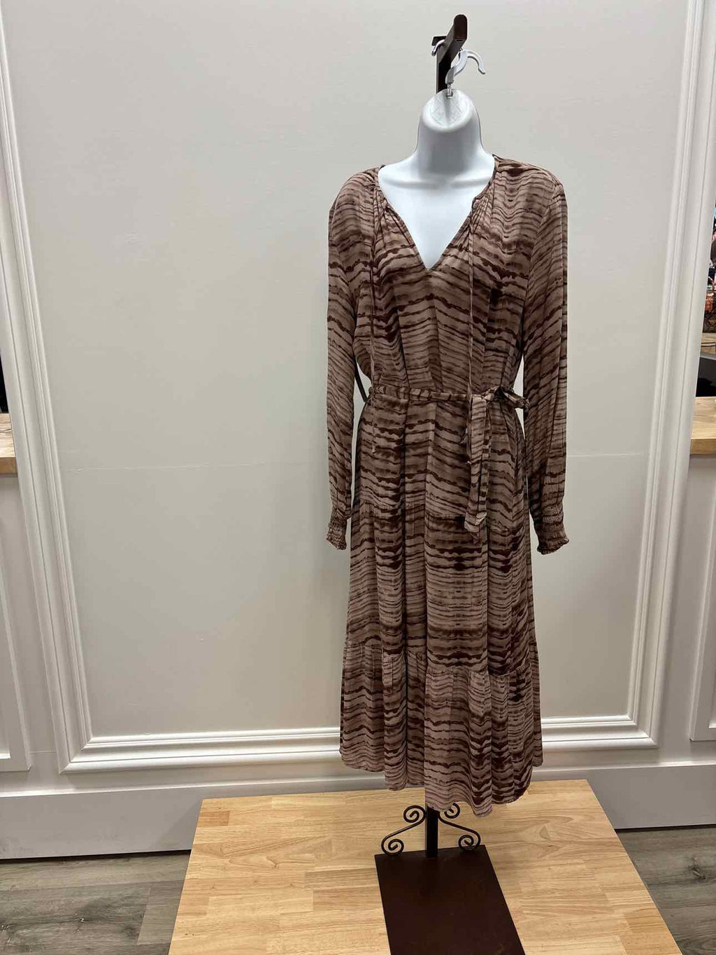 Cloth & Stone Size M Brown & Beige New Dress