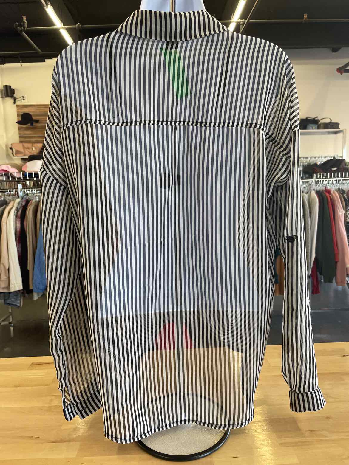 Forever 21 Size M Black/White Blouse